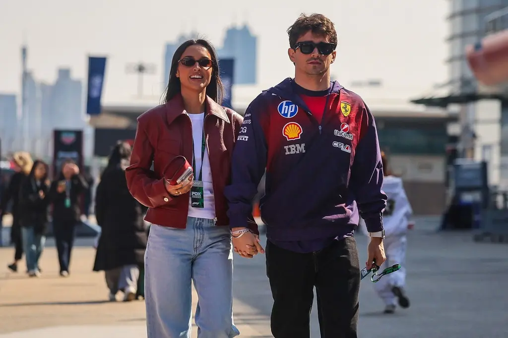 Charles Leclerc recibe su nuevo yate de lujo Riva por $20 millones