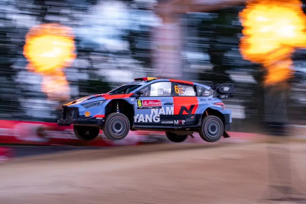 Dani Sordo cuestiona las 'estúpidas' reglas de neumáticos en el WRC