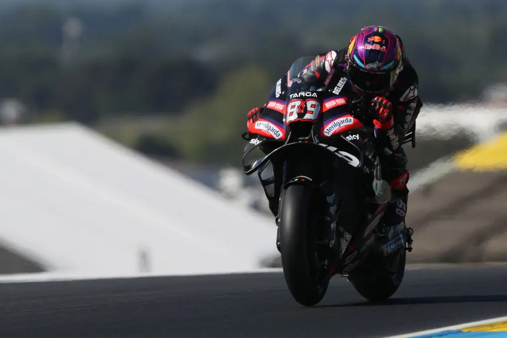 Gran caída de Marc Márquez en el sprint de MotoGP de Francia, Jorge Martín sorprende con la victoria