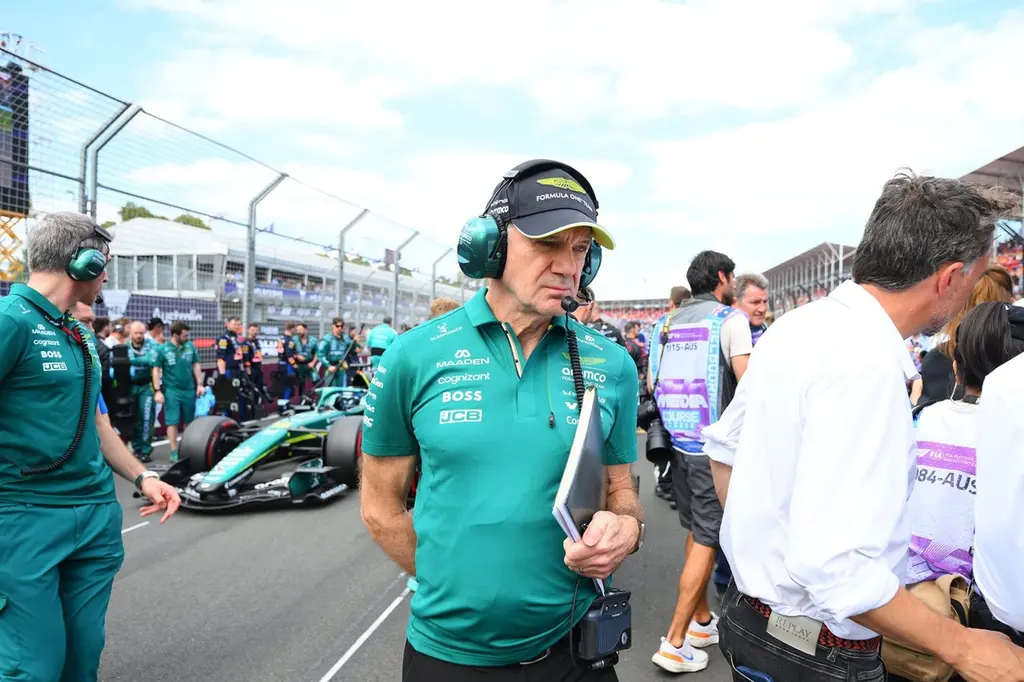 Guenther Steiner: Adrian Newey no debió haber asumido el cargo de jefe de equipo en Aston Martin