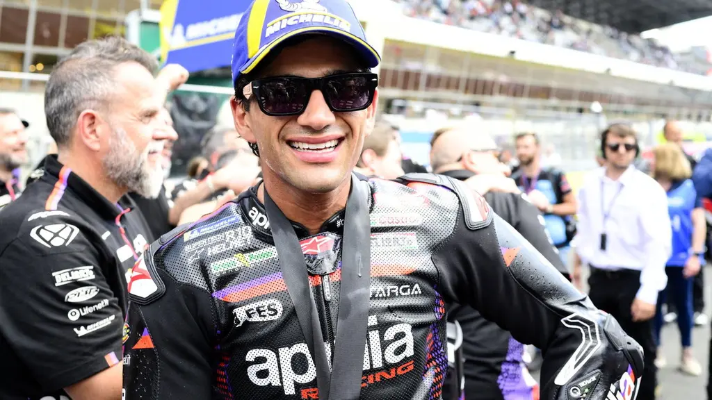 Jorge Martín logra un sorprendente ascenso de octavo a primero en Le Mans