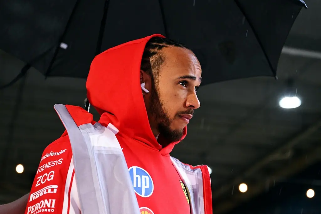 La 'carrera de Vice City' de Lewis Hamilton convierte a Miami en un tráiler de 'GTA: Vice City'