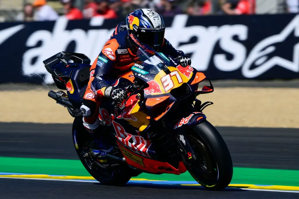 Pedro Acosta logra clasificar en Q2 tras un accidente inesperado en la práctica del GP de Francia