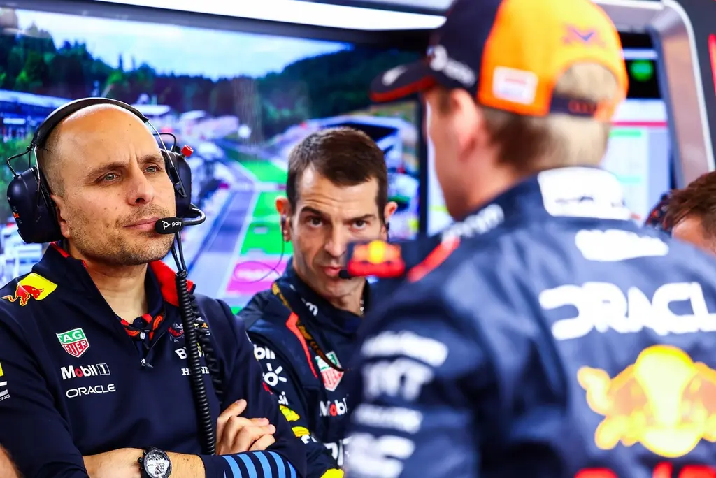 Red Bull se nega a jugar al ping-pong con McLaren por el papel de Gianpiero Lambiase