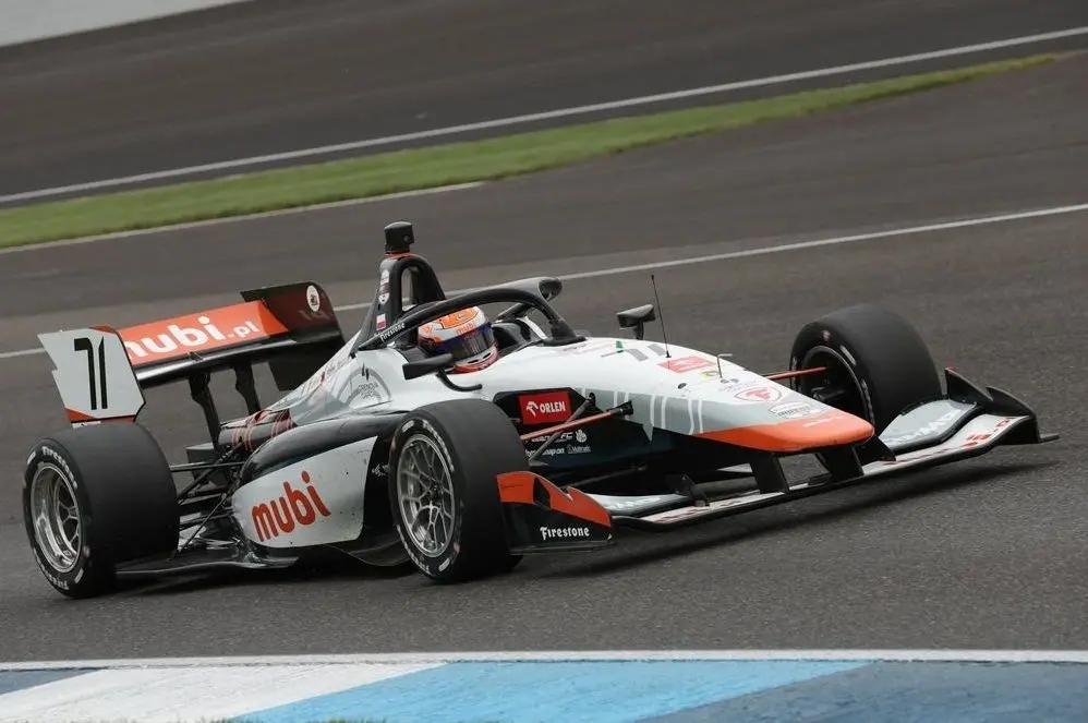 Tymek Kucharczyk logra su primera victoria en Indy NXT en la pista de Indy