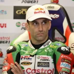 Un piloto de Honda devuelve el golpe en el practice de MotoGP en Francia
