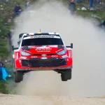WRC Portugal: Oliver Solberg saltó al primer lugar en la lluvia