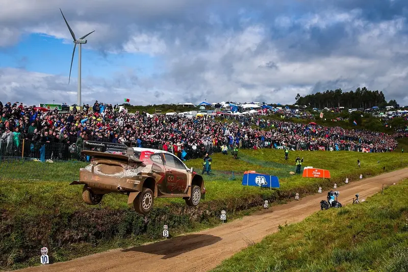 Cómo el Rally de Portugal de Sebastien Ogier se desmoronó en una sola pinchazón